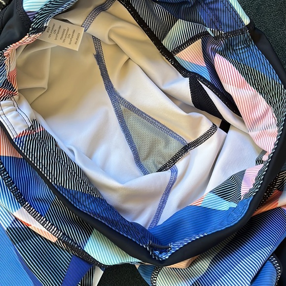 Athleta Geo Sonar train run Capri Leggings with mesh blue geometric print Size S - Picture 12 of 12